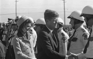 JFK-And-Jackie-Kennedy-Leaving-Carswell-AFB-In-Fort-Worth-Texas-11-22-63 (1)